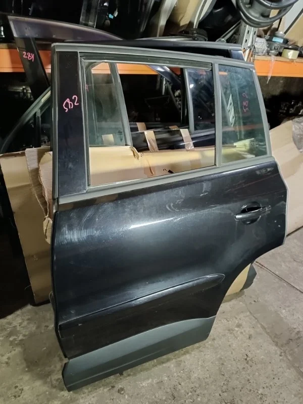 Дверь Volkswagen Tiguan 2010 5N1