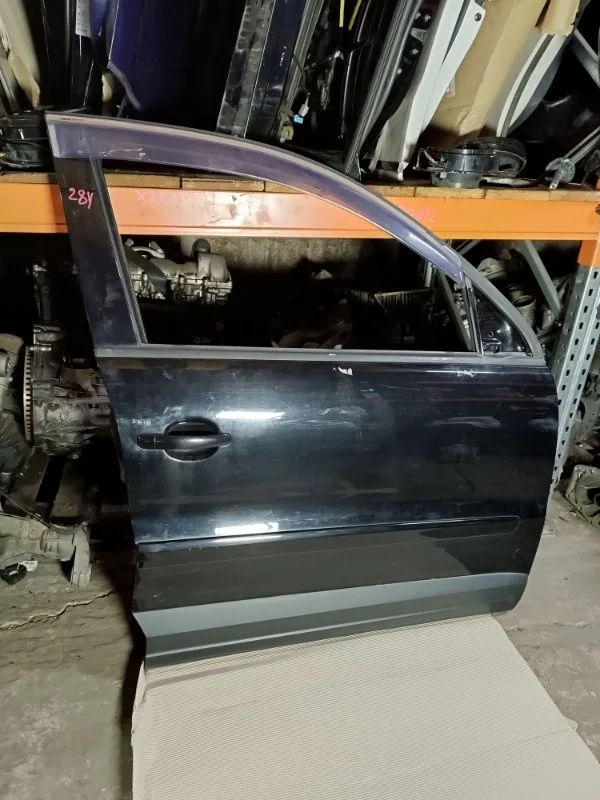 Дверь Volkswagen Tiguan 2009 5N1