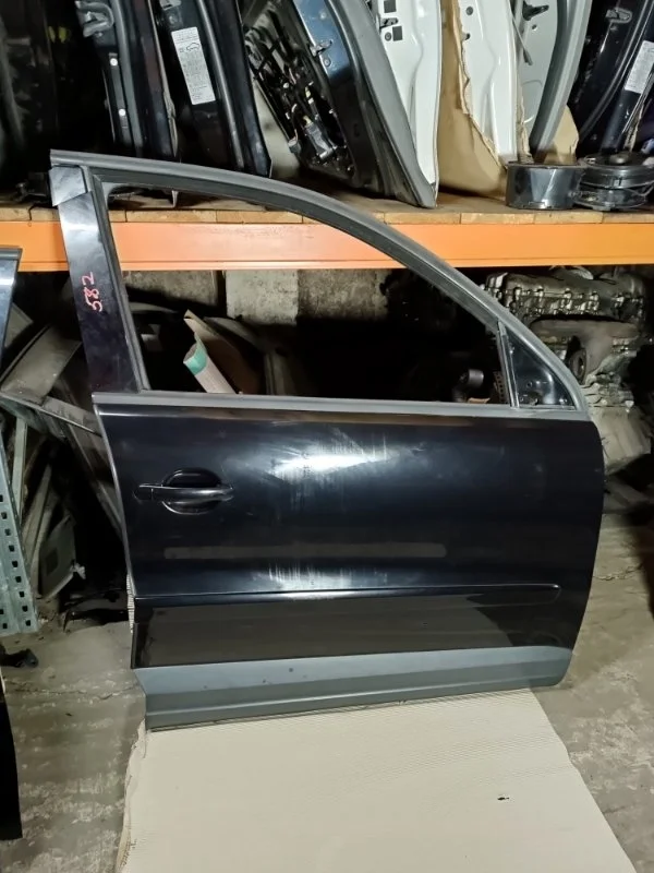 Дверь Volkswagen Tiguan 2010 5N1