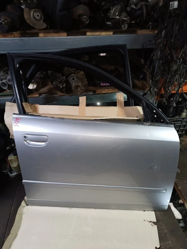 Дверь Audi A4 2003 8E2