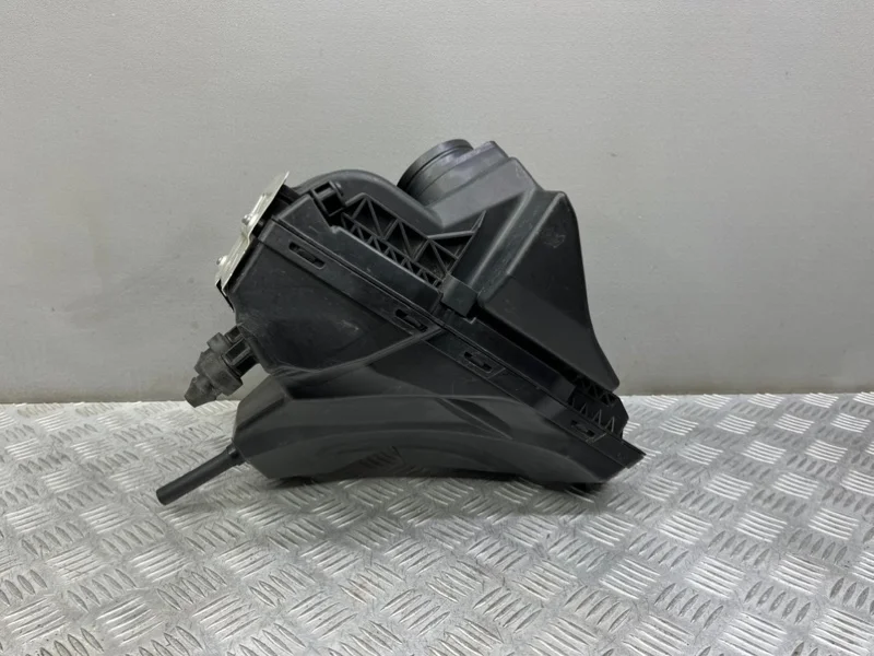 Корпус фильтра Audi Q5 8R