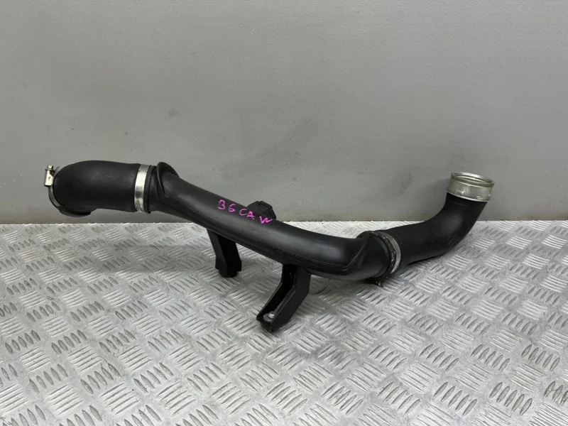 Патрубок интеркулера Volkswagen Passat B6