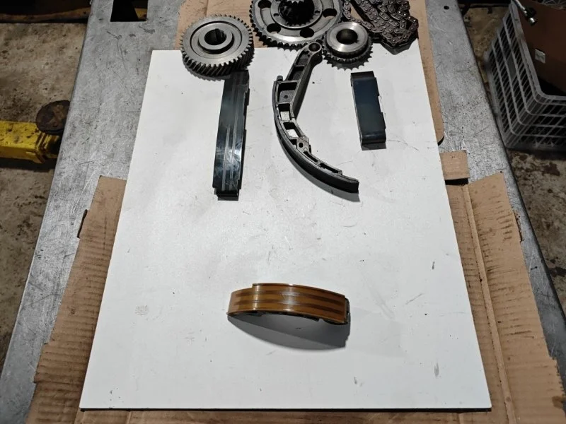 Успокоитель цепи грм Nissan Pathfinder