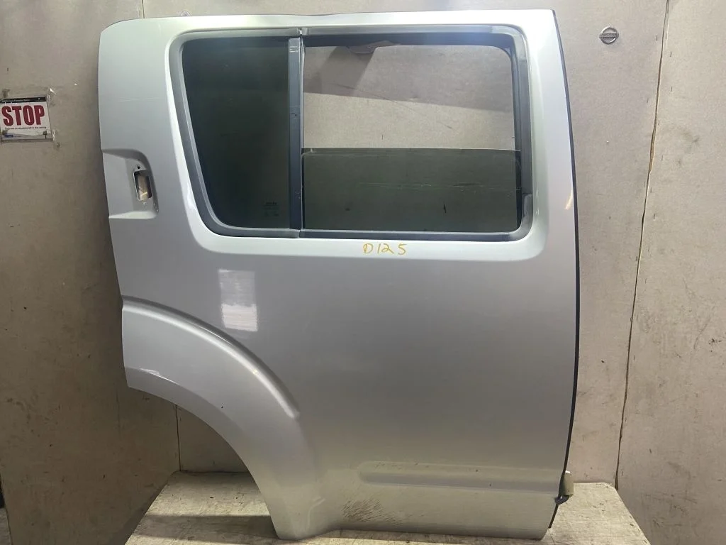 Дверь задняя правая Nissan Pathfinder R51 2009