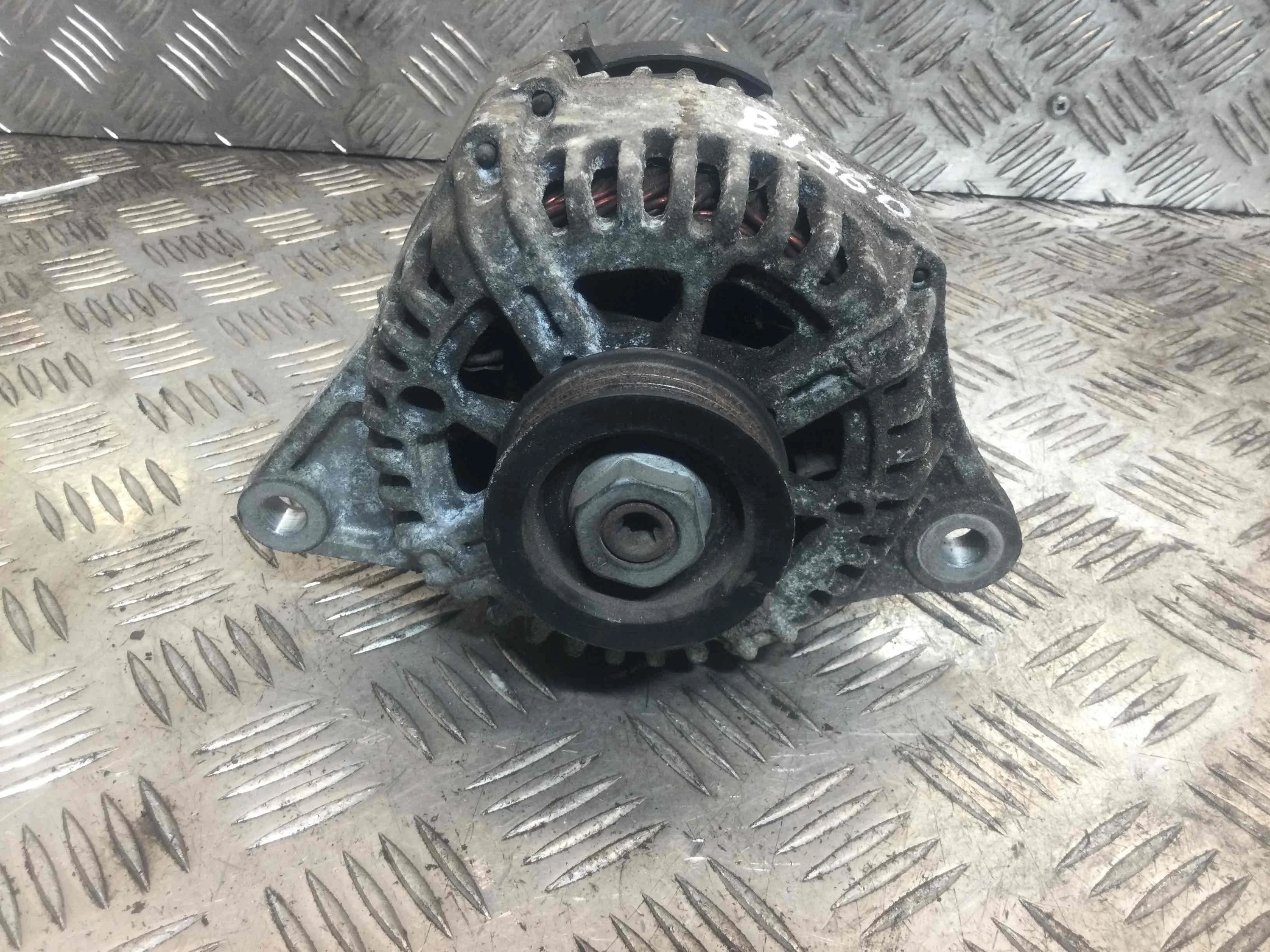 Генератор Nissan Micra K12 (2002-2010) бензин 1.2  Механика Х/б