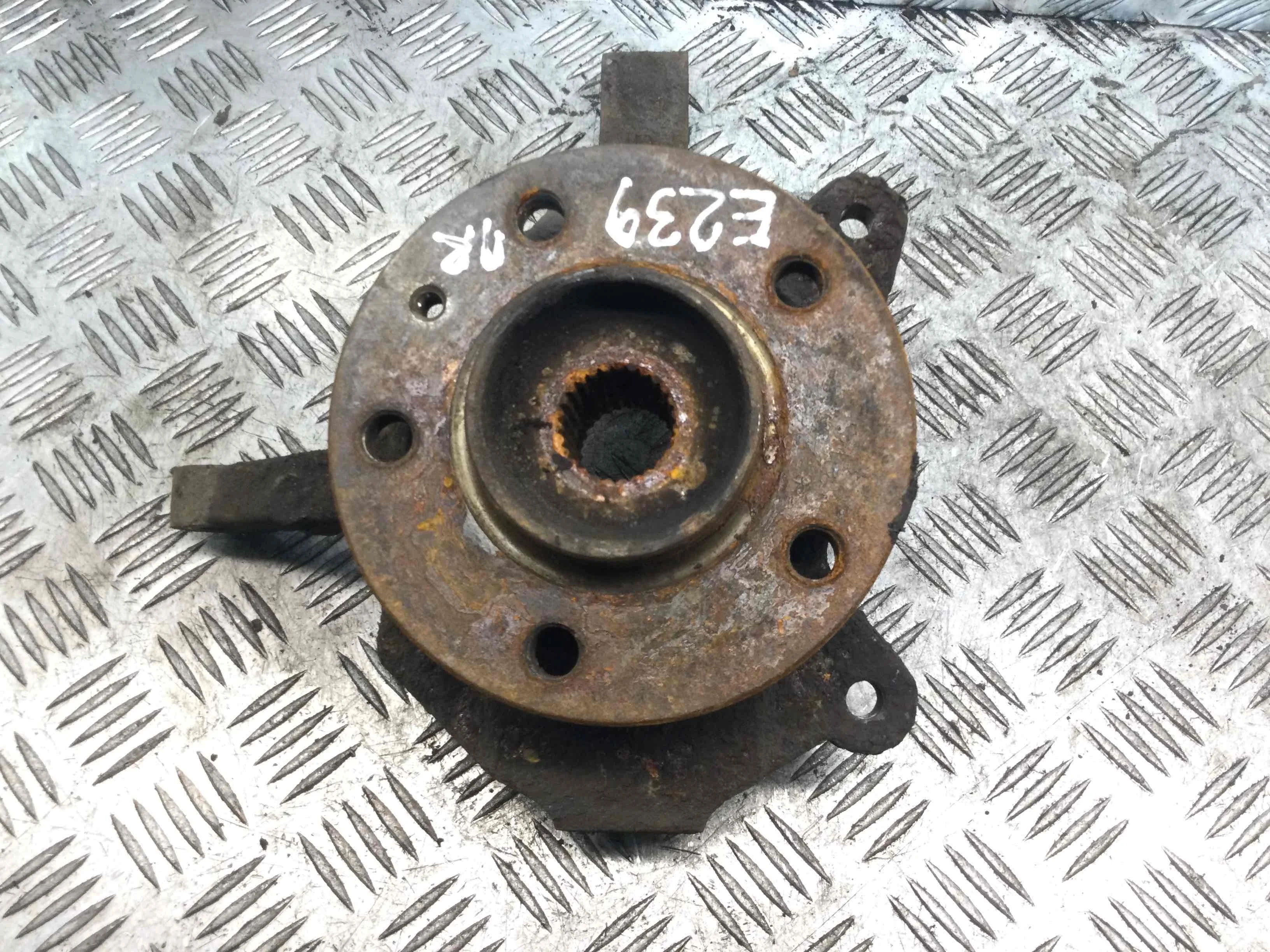 Ступица передняя правая Renault Trafic 2 поколение [рестайлинг] (2006-2014) дизель 2.0 DCI Механика Микроавтобус