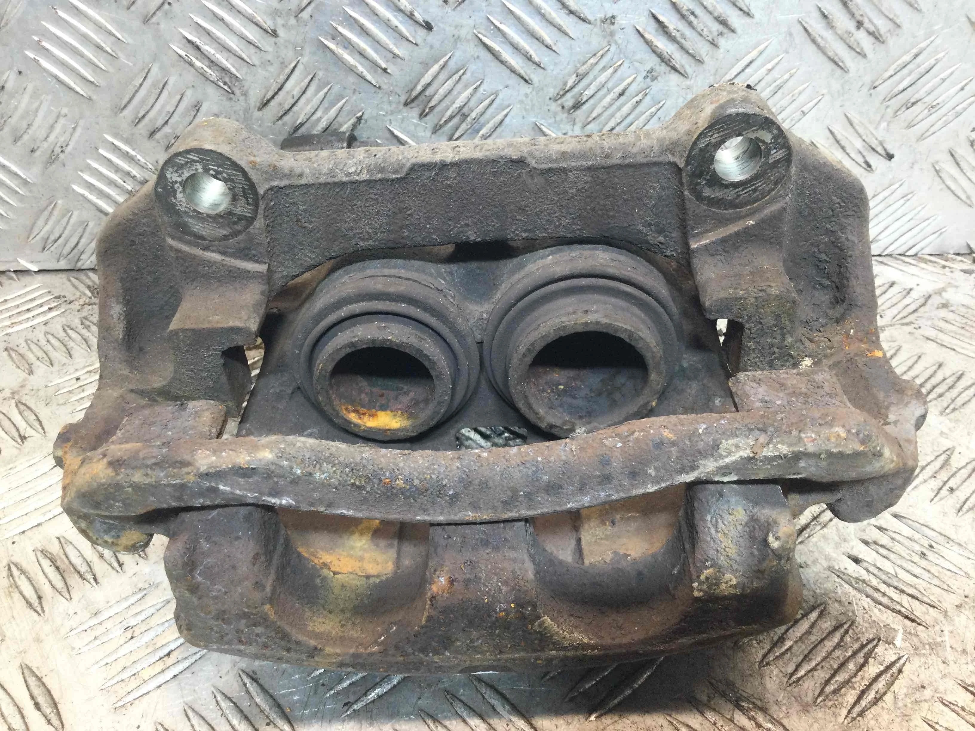 Суппорт передний левый Renault Trafic 2 поколение [рестайлинг] (2006-2014) дизель 2.0 DCI Механика Микроавтобус