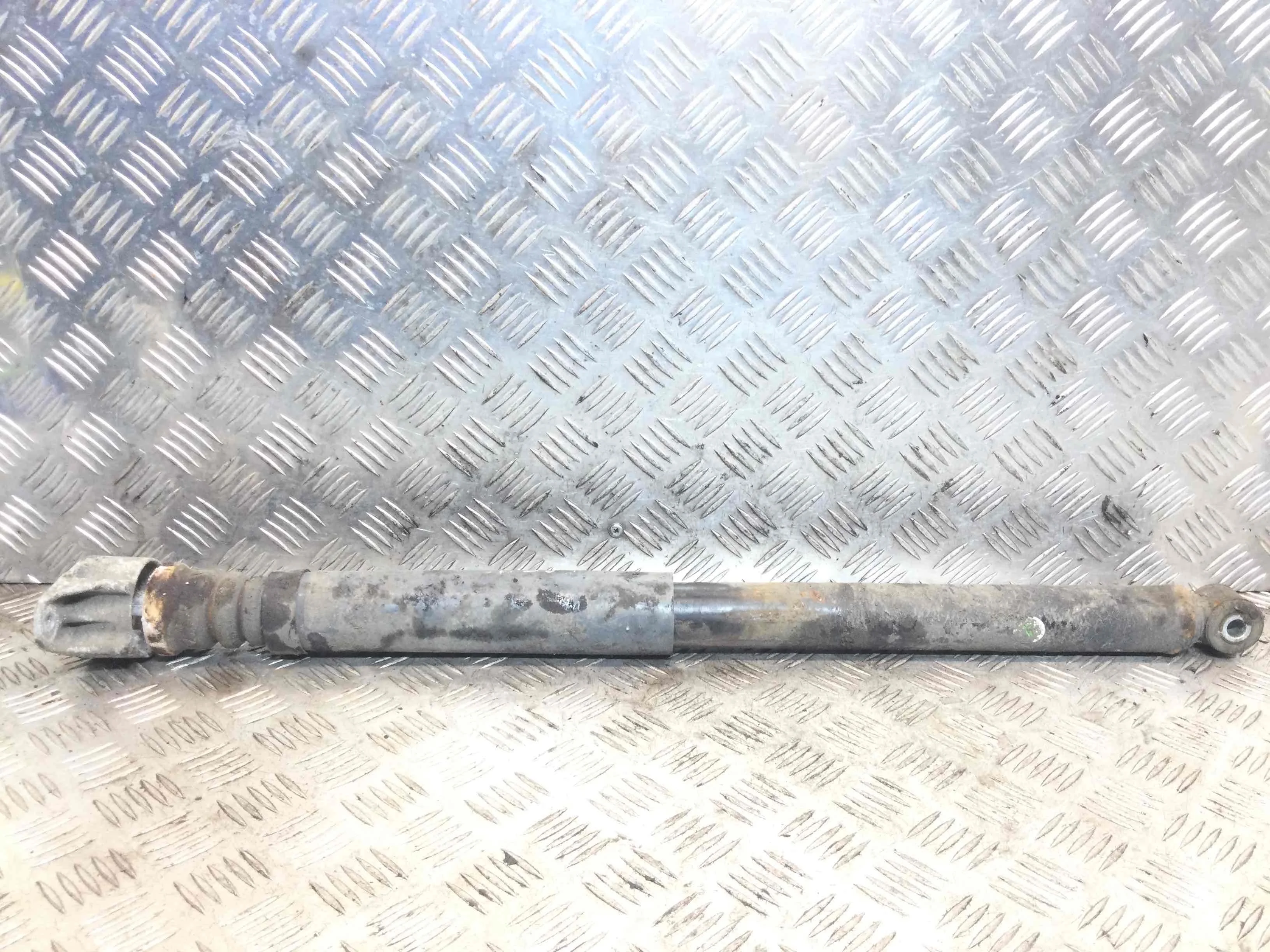 Амортизатор задний Ford Focus 2 поколение [рестайлинг] (2008-2011) бензин 1.6 i Механика Х/б