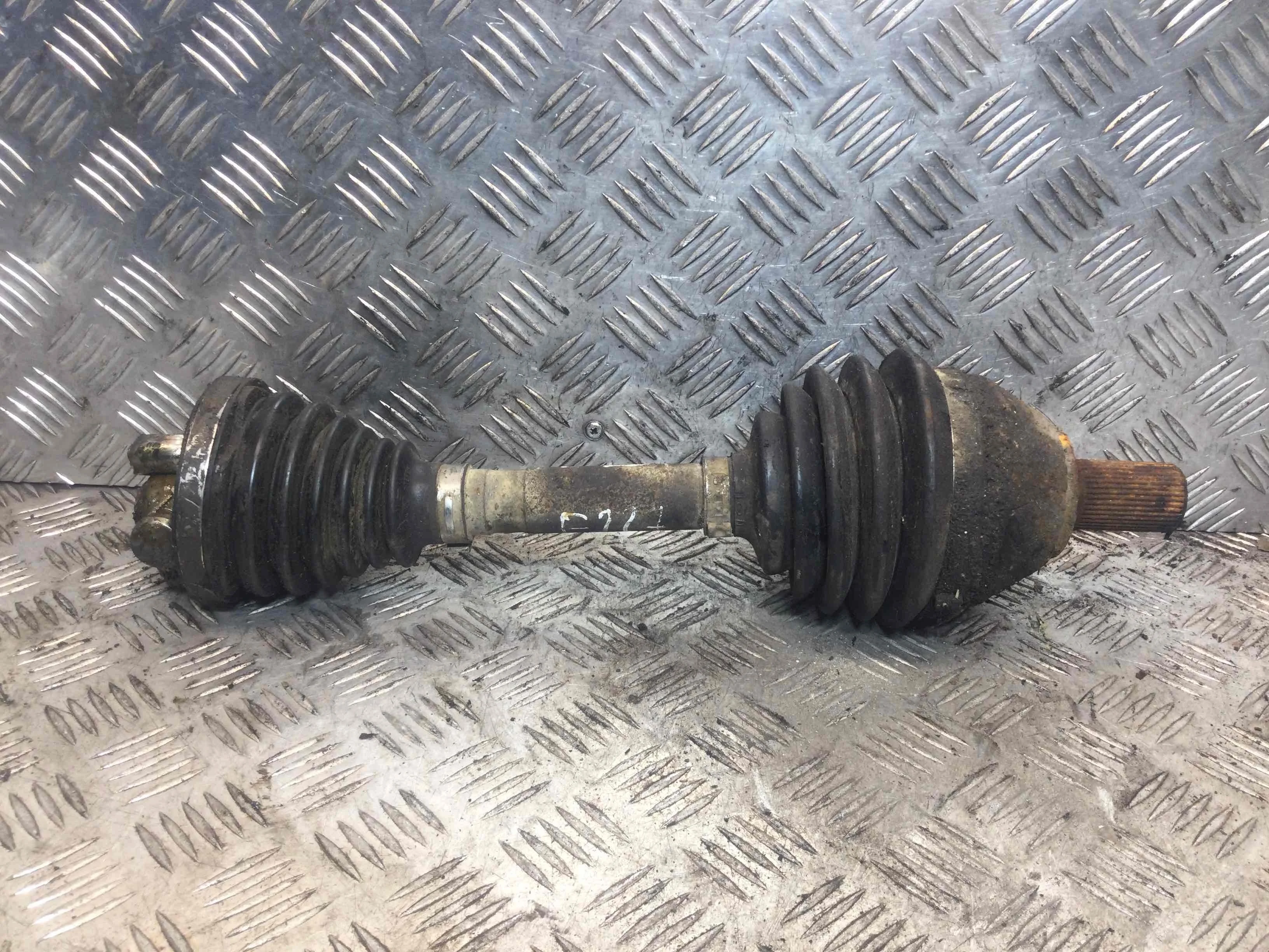 Полуось передняя правая (приводной вал, ШРУС) Land Rover Freelander 2 поколение (2006-2010) дизель 2.2 TD Механика Внедорожник