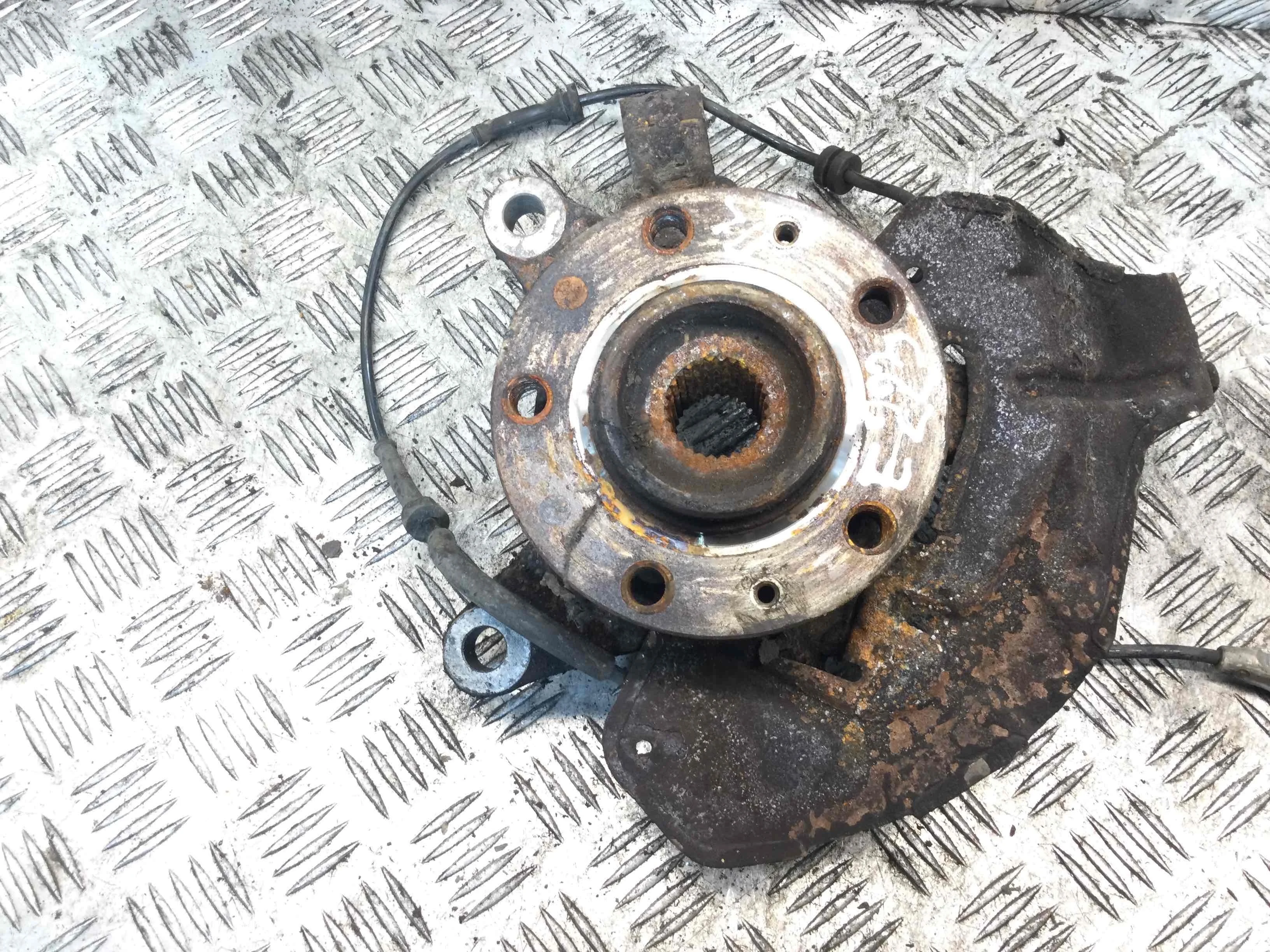 Ступица передняя левая Peugeot Expert 2 поколение (2007-2012) дизель 2.0 HDi Механика Фургон