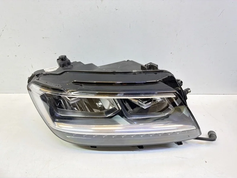 Фара Volkswagen Tiguan 2016-2020