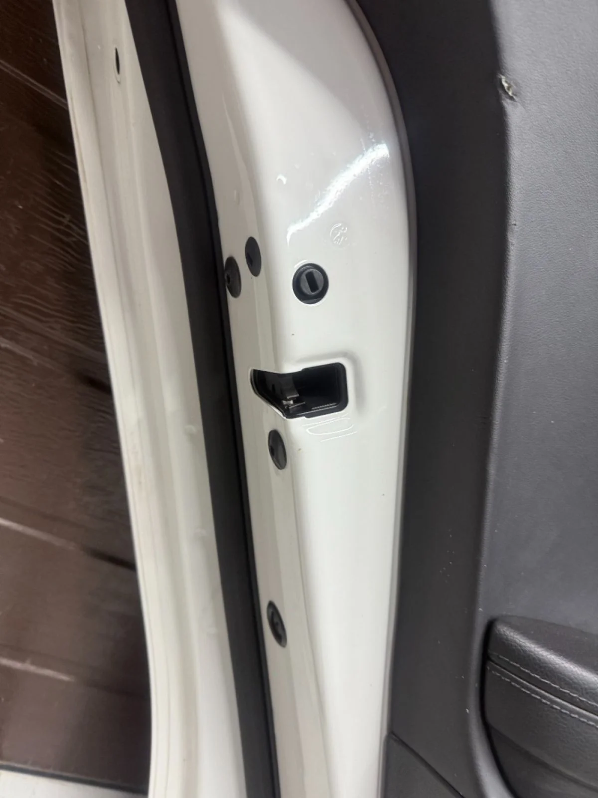 Замок двери задней левой Volkswagen Passat CC B6 (2008—2012)