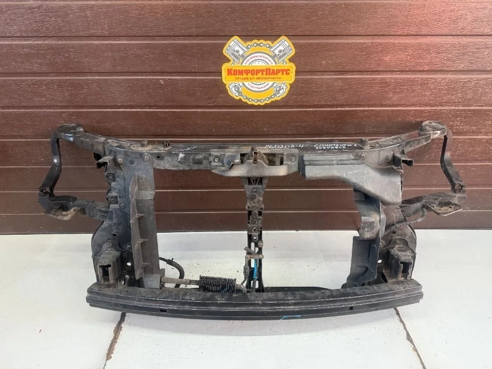 Телевизор (панель передняя) Kia Sportage II (2004—2008)