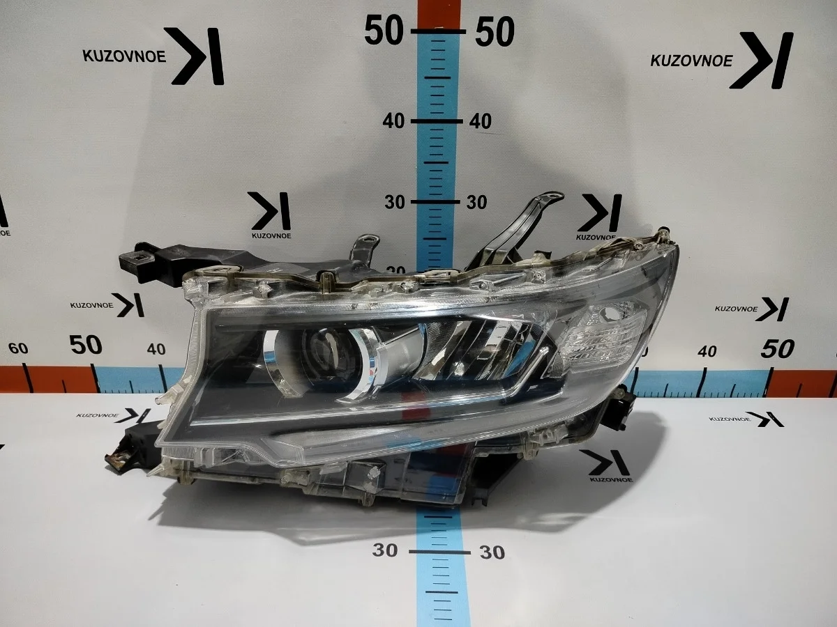 Фара Toyota Land Cruiser Prado 2021 J150