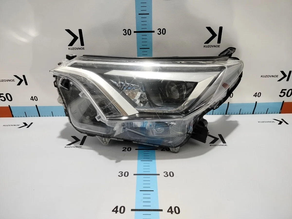 Фара Toyota Rav4 2015 AVA42