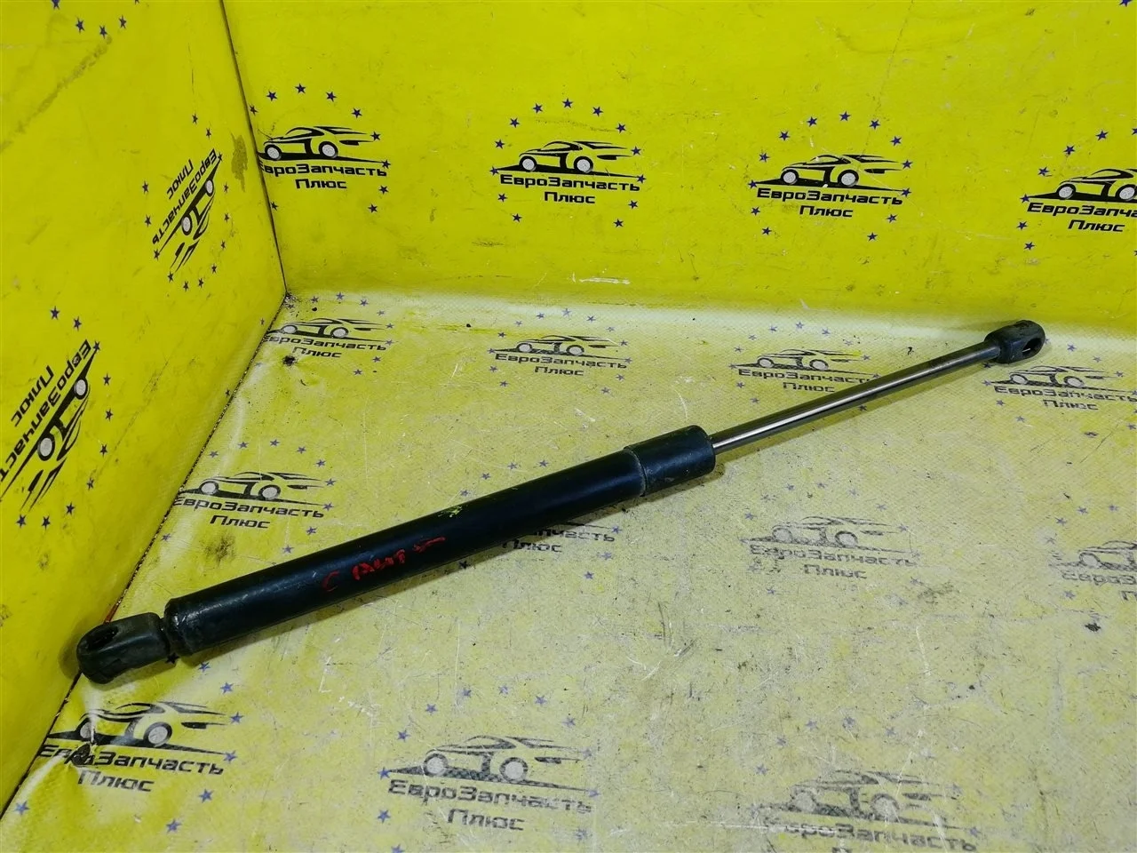 Амортизатор крышки багажника Hyundai Santa Fe 2 817702B001 CM