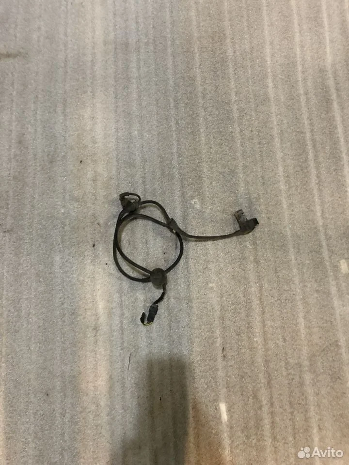 Датчик передний abs audi a4 b7 8e 8e0927803b