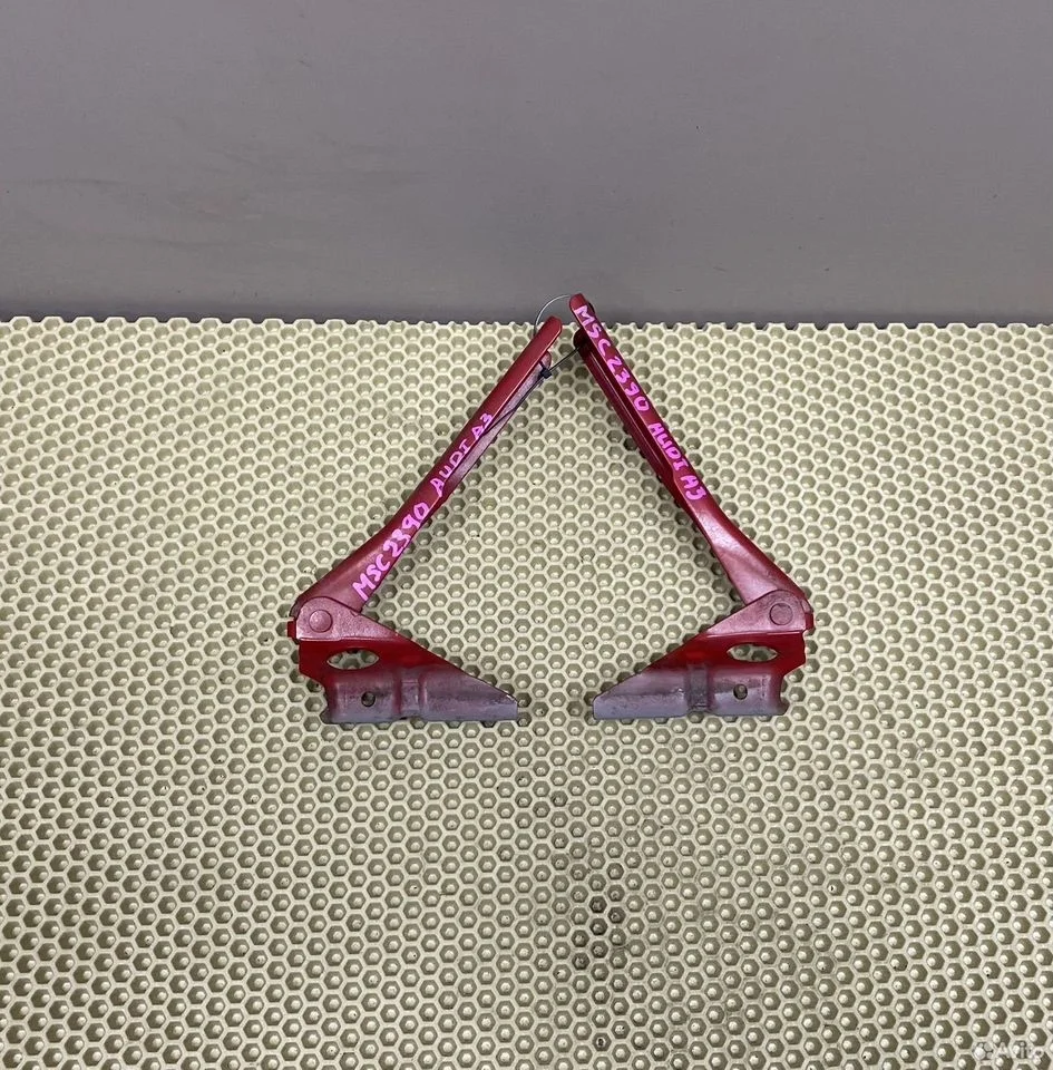 Петли капота комплект audi a3 8p 8p0823301b