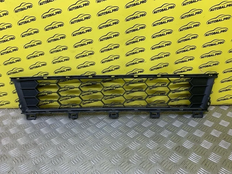 Решетка в бампер Mitsubishi L200 (2015-2022) 2016 6402A357 ПИКАП 2.4 D 4N15