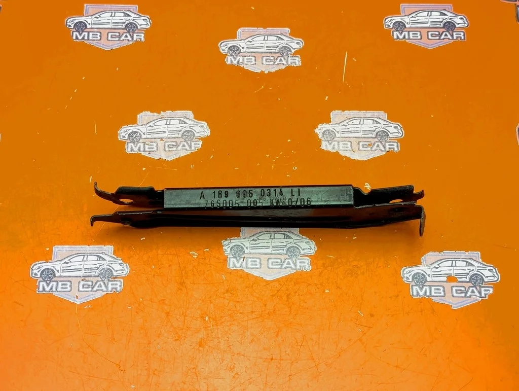 Кронштейн крепления бампера Mercedes-Benz