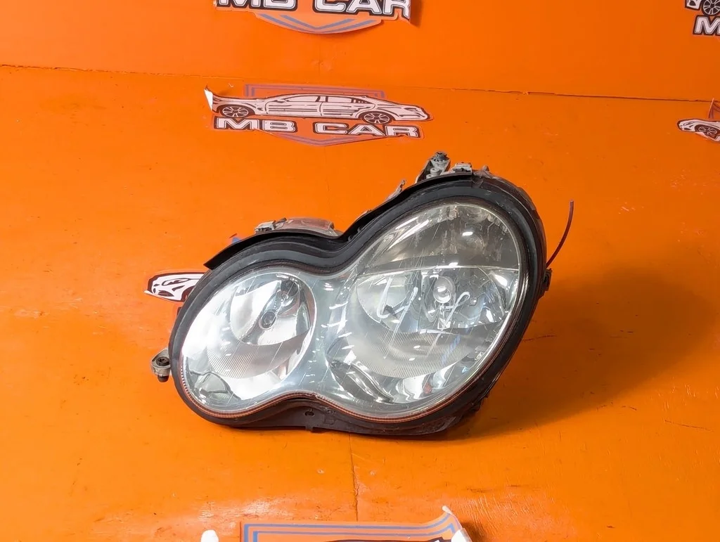 Фара левая Mercedes-Benz