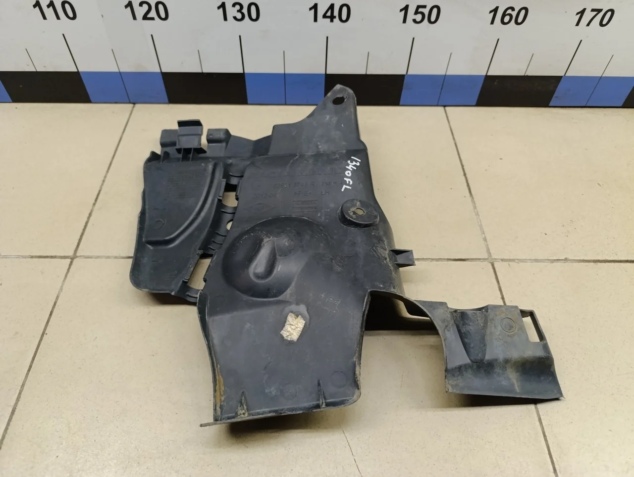 Пыльник двигателя боковой левый Duster 2012>