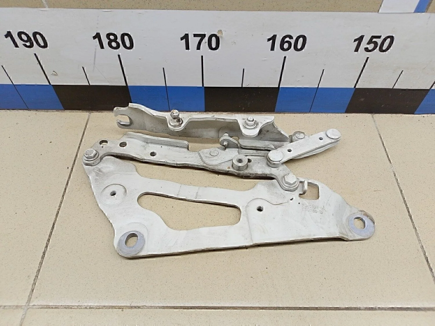 Петля капота правая 5-serie GT F07 2009-2016