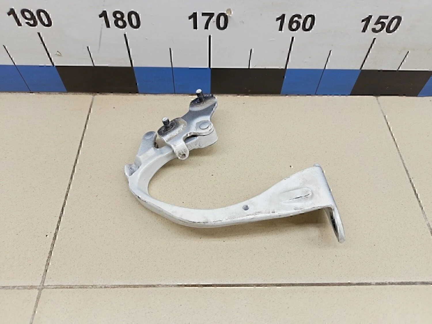 Петля двери багажника 5-serie GT F07 2009-2016