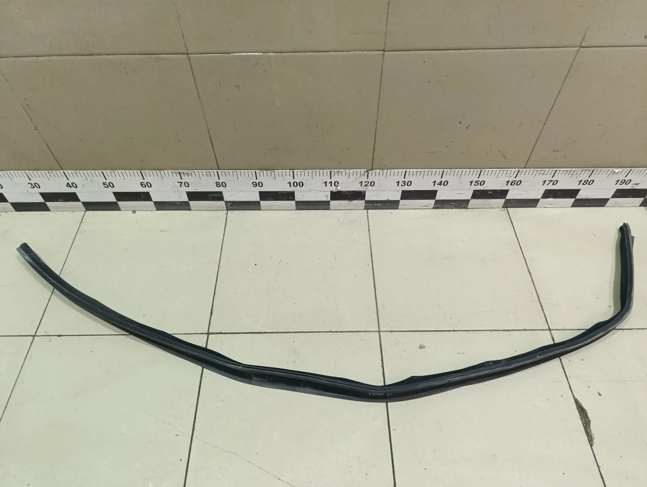 Уплотнитель (внутри) Duster 2012>