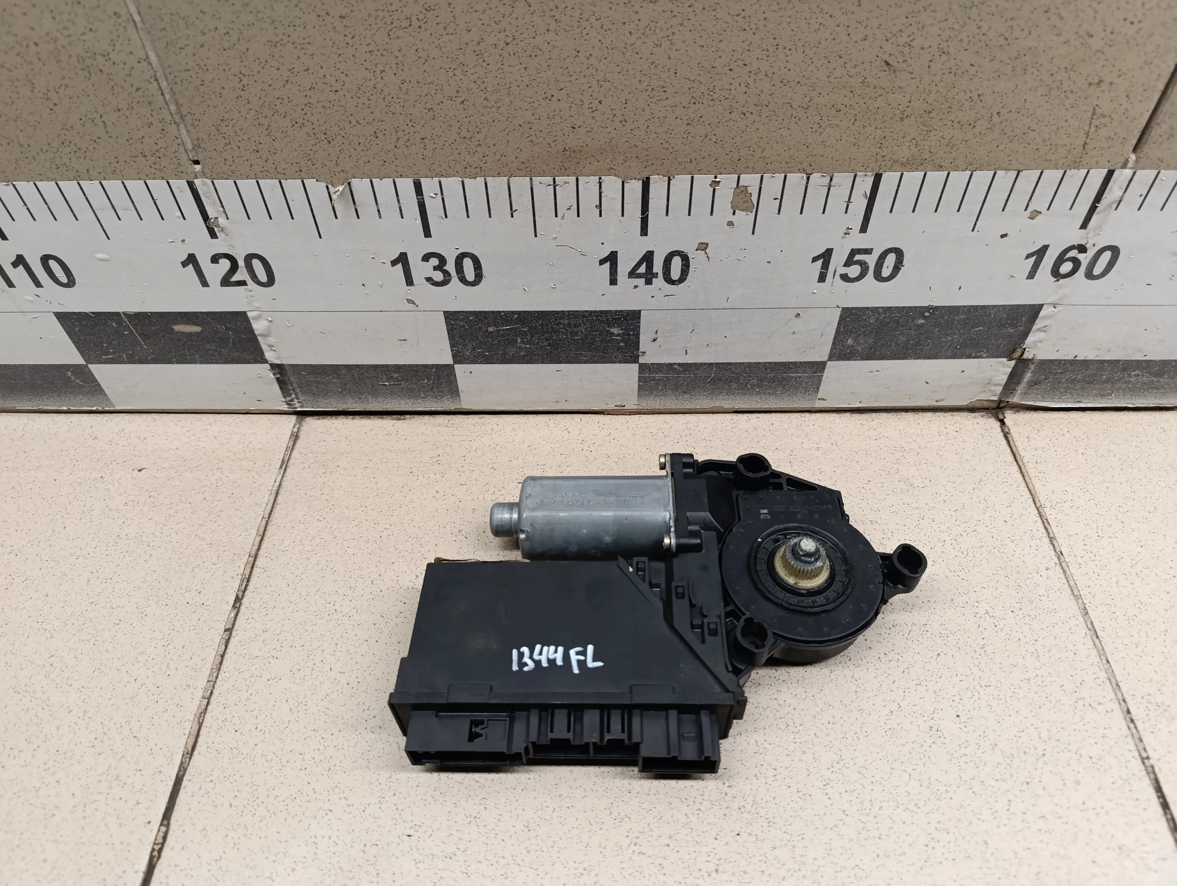 Моторчик стеклоподъемника Cayenne 2003-2010