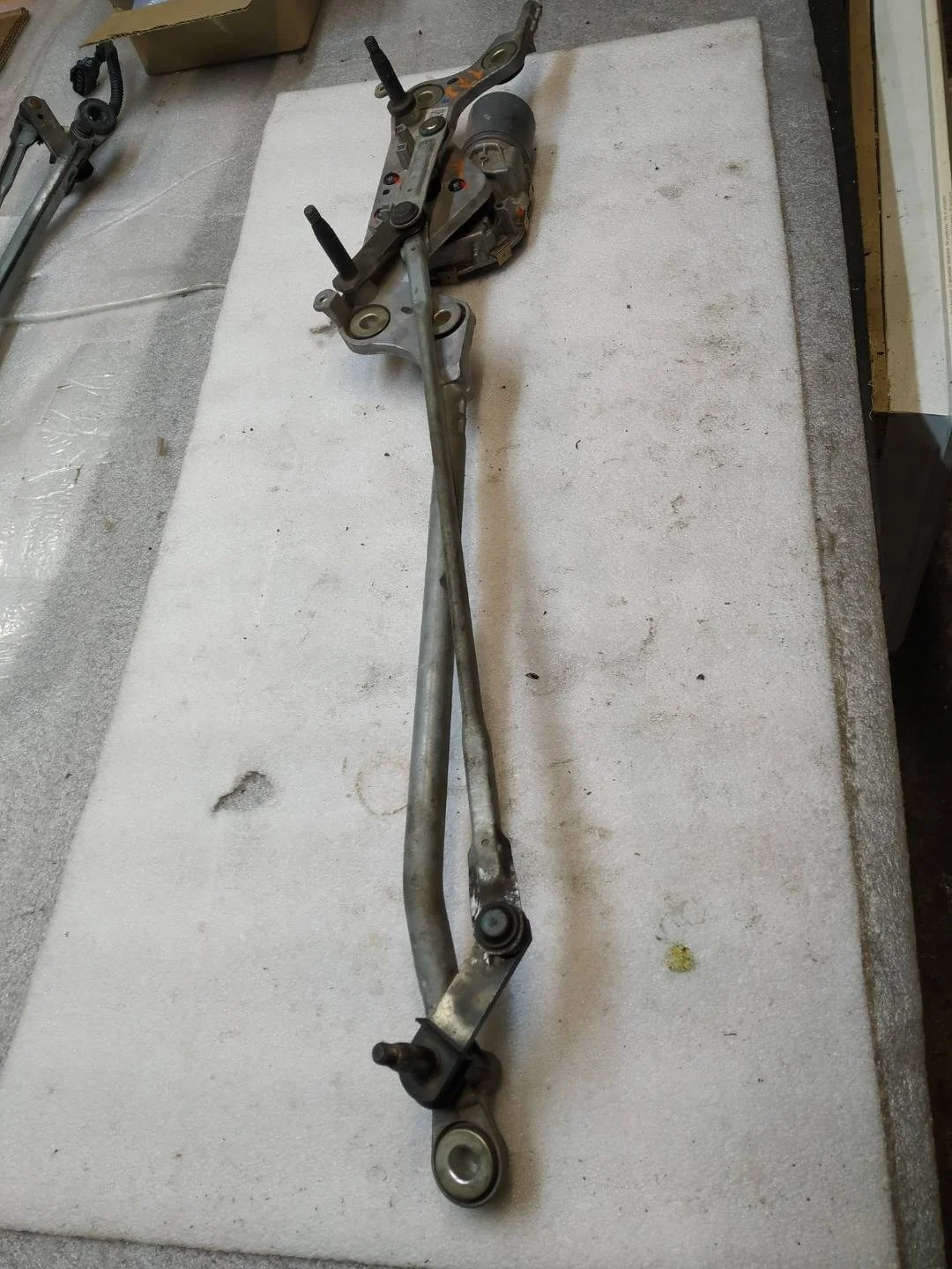 трапеция стеклоочистителя Volkswagen Touareg 2 7P6 2012