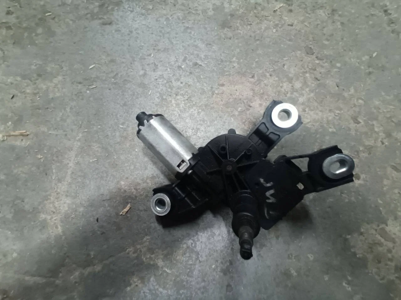 моторчик трапеции дворников (стеклоочистителя) Volkswagen Tiguan  2009