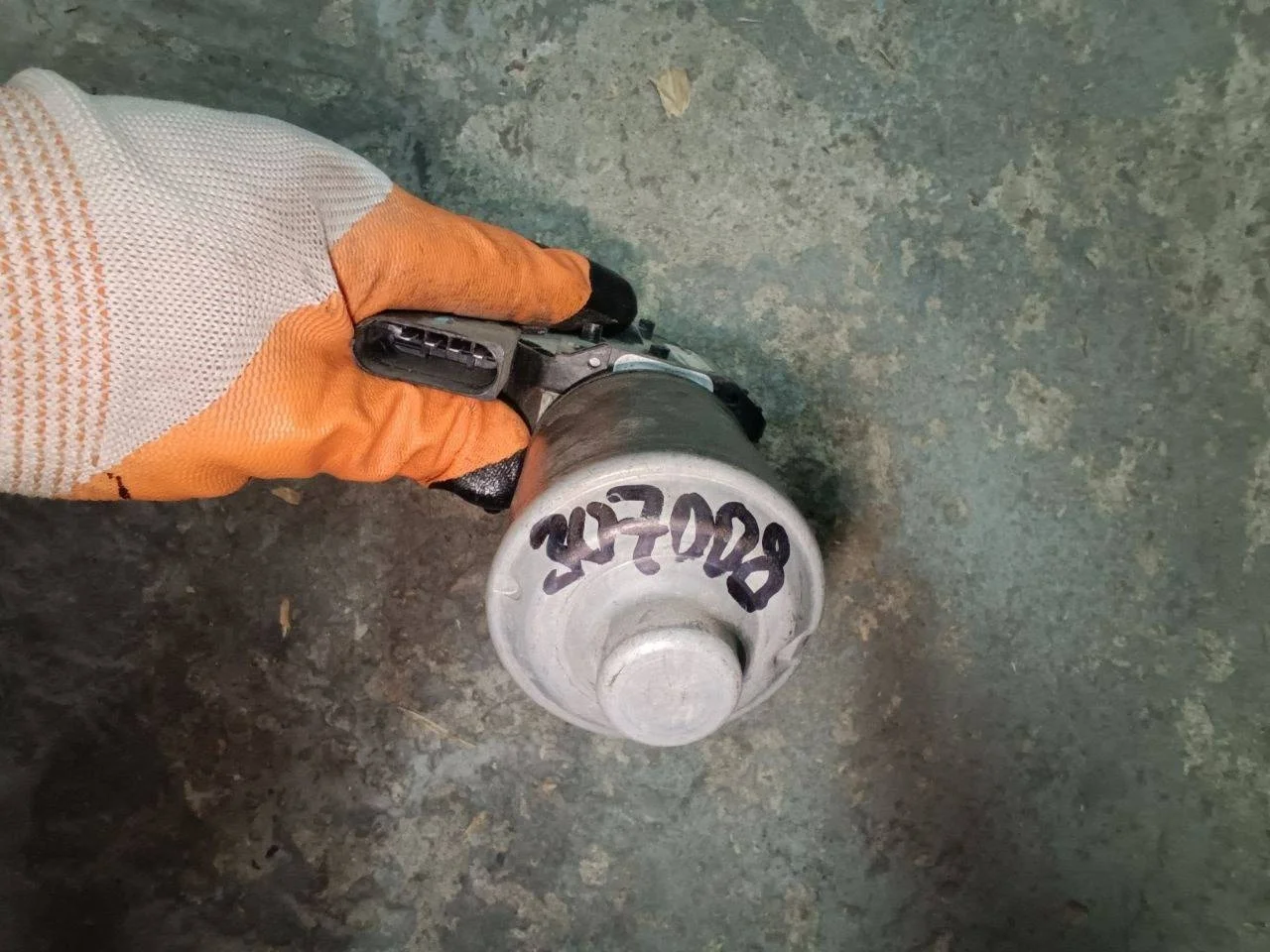 Моторчик трапеции стеклоочистителей Volkswagen Touareg 2 7P6 2011