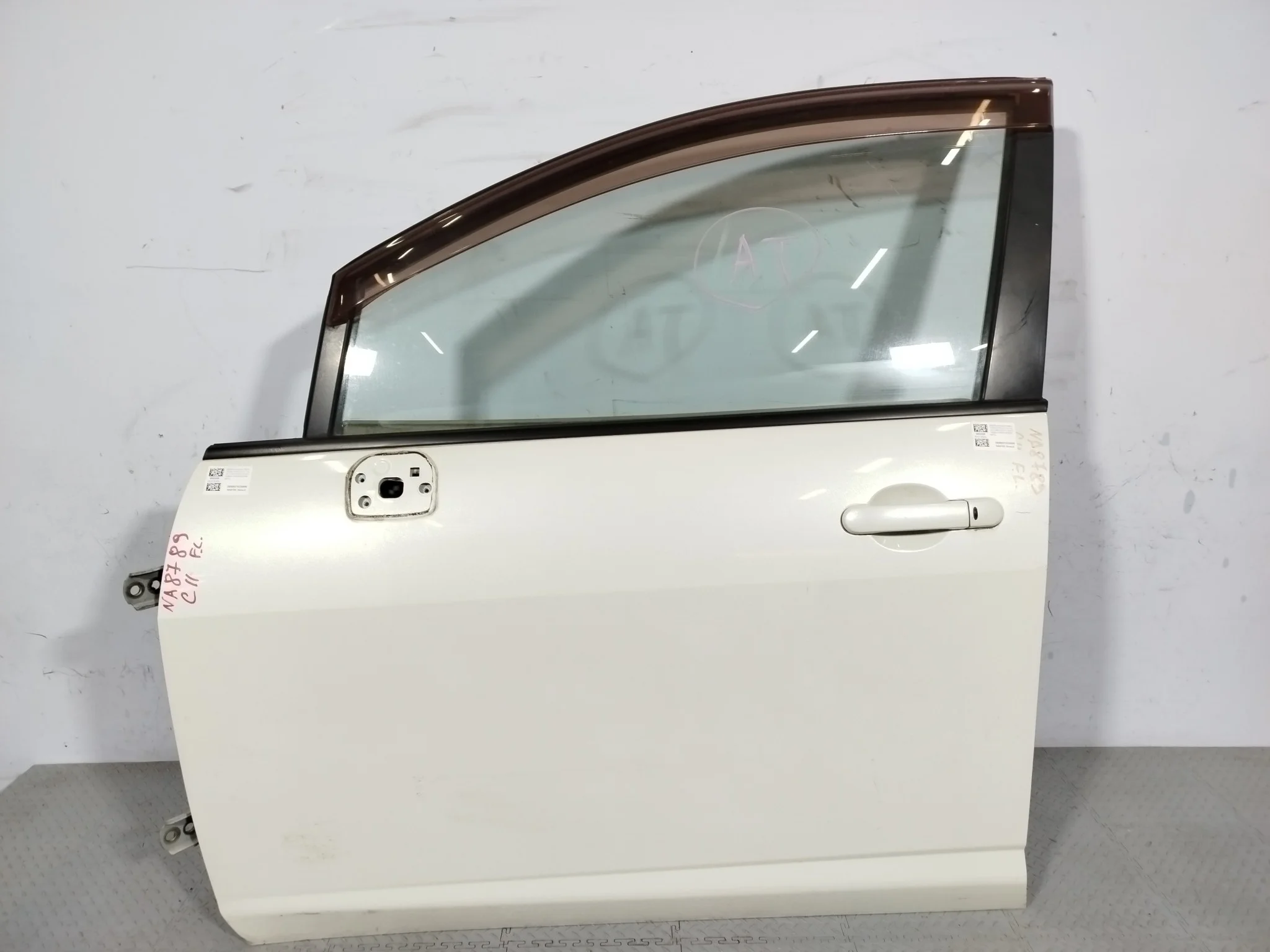 ДВЕРЬ NISSAN TIIDA TIIDA LATIO H0101ED0MM белый, QX1 NA8789