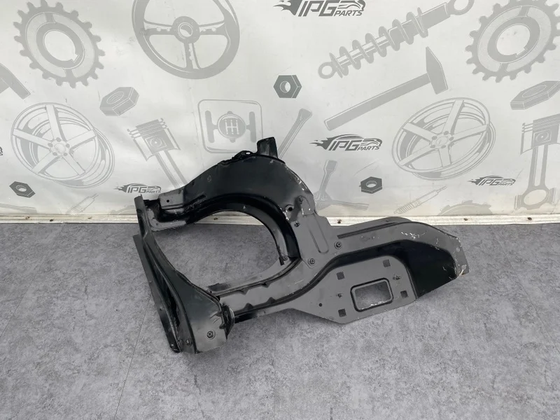 Рамка фары левая Mercedes-benz W164