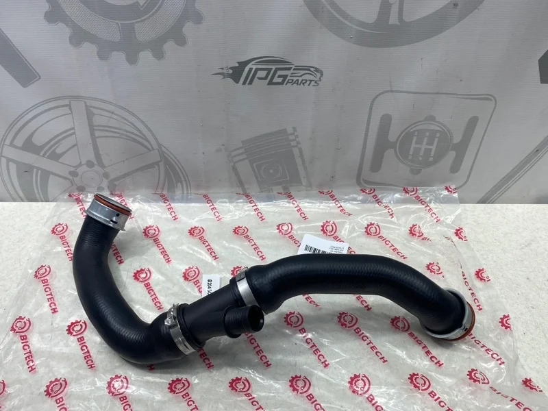 Патрубок ож Mercedes-benz W212