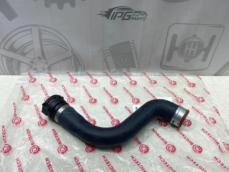 Патрубок ож Mercedes-benz W212