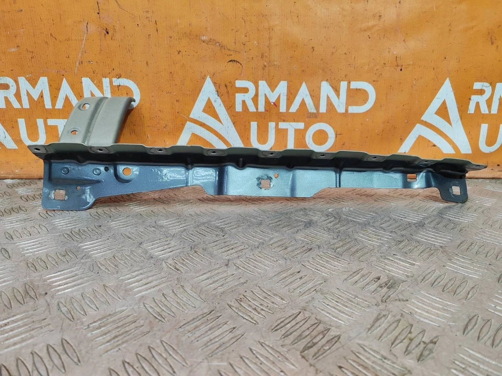 Кронштейн крыла Mercedes GLC-Class 2015-нв X253