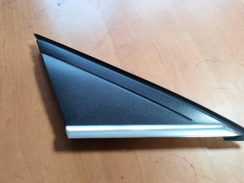 Треугольник молдинг зеркала правый Ford Focus 3 2014