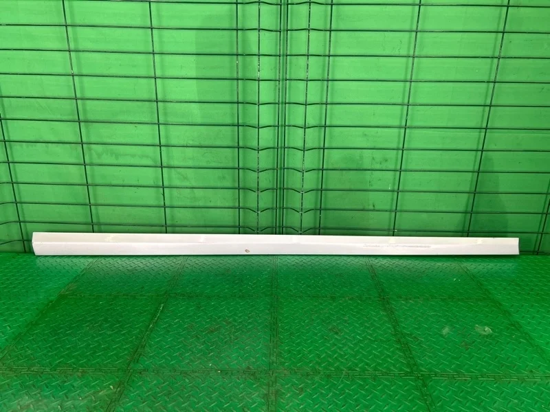 Молдинг двери Mercedes-Benz W203