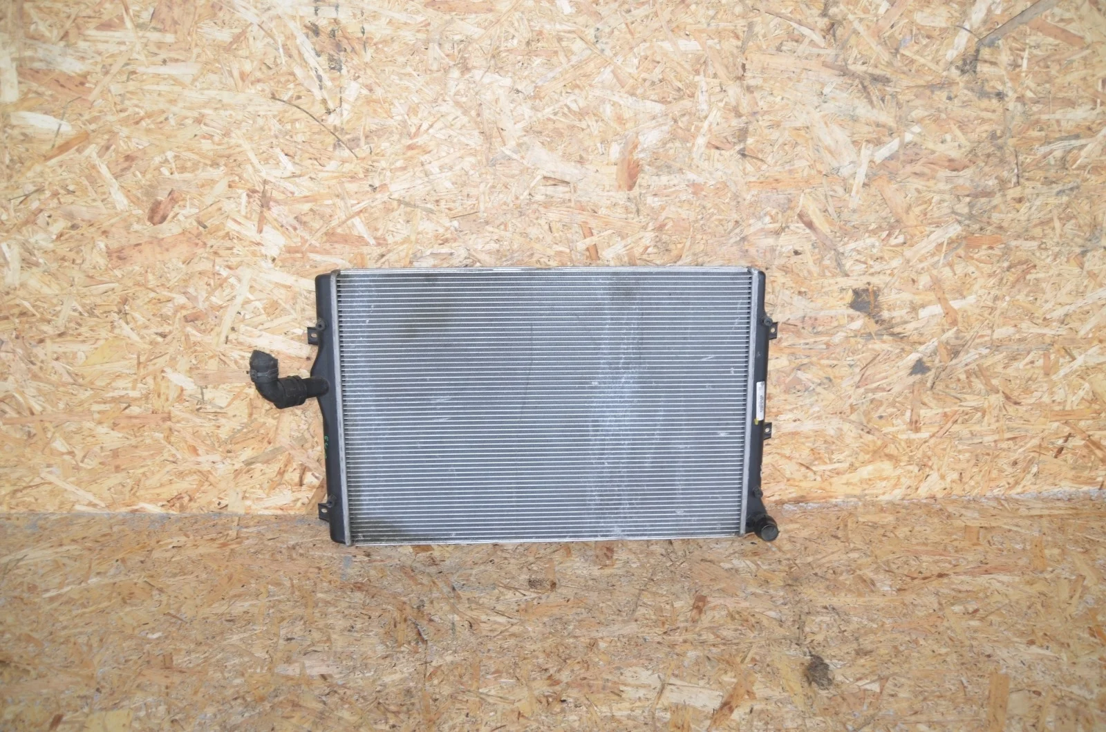 Радиатор основной VOLKSWAGEN Passat 2005-2010 3C0121253K B6