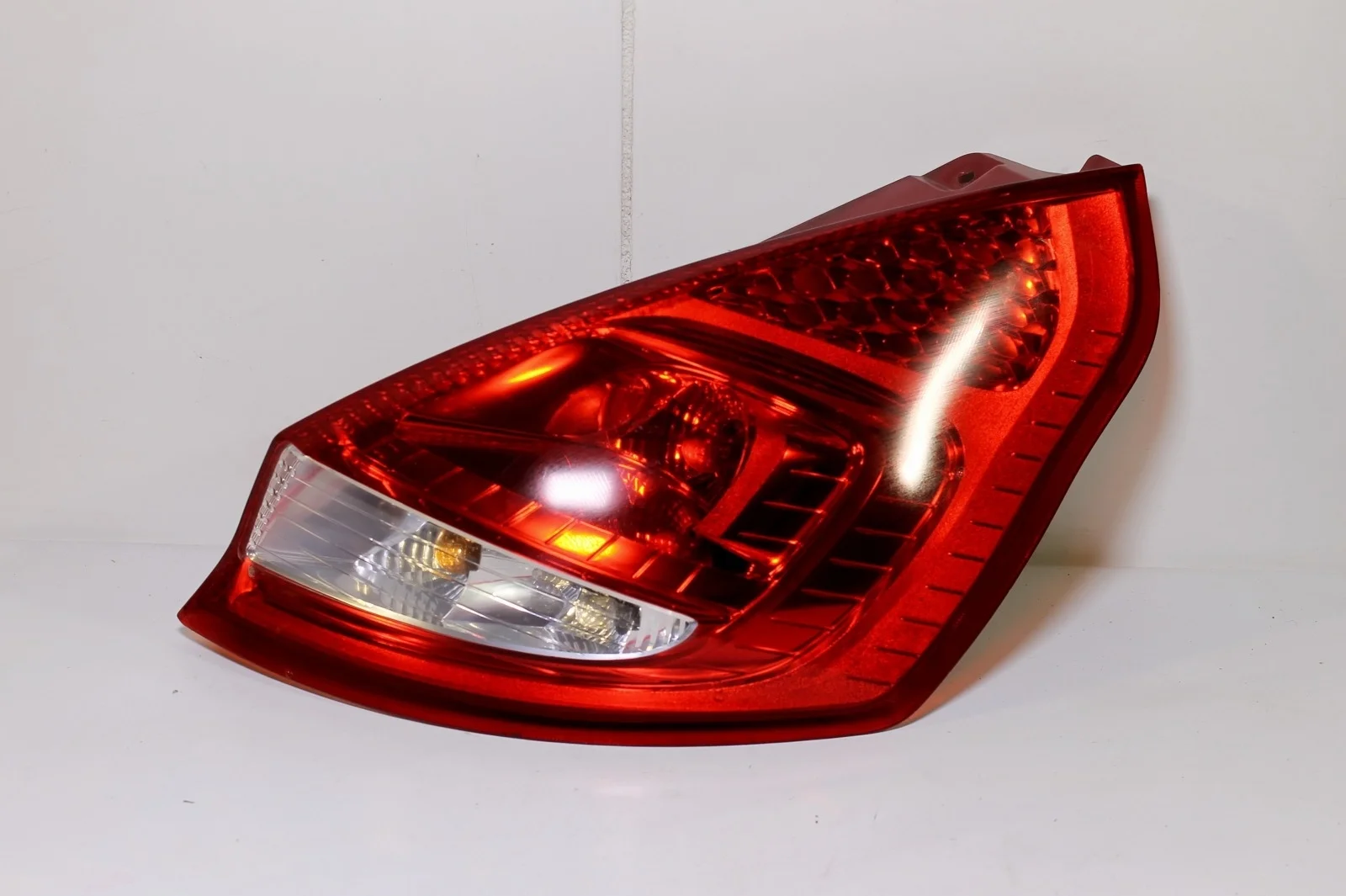 Фонарь FORD FIESTA 2008+ 1709552 MK7, задний правый