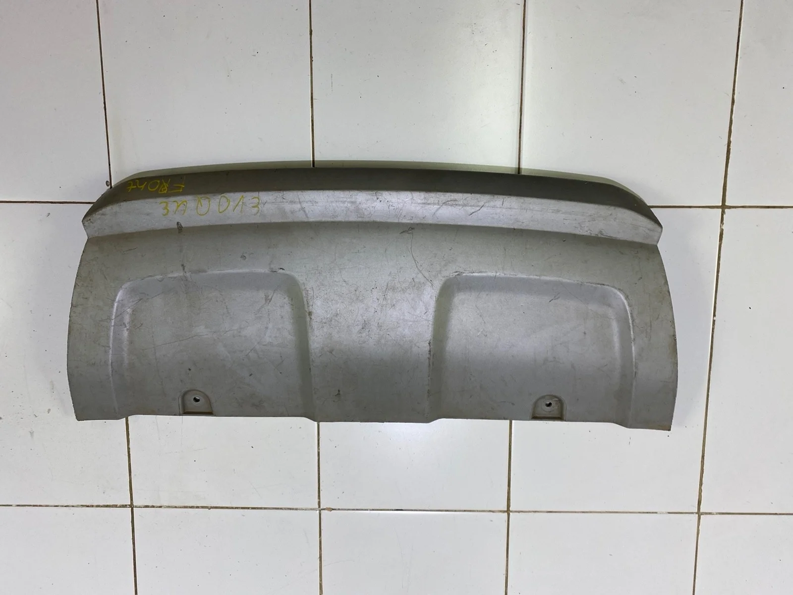 Накладка бампера LAND ROVER RANGE ROVER EVOQUE 2011-2018 BJ3217F011AD L538 2.2TD