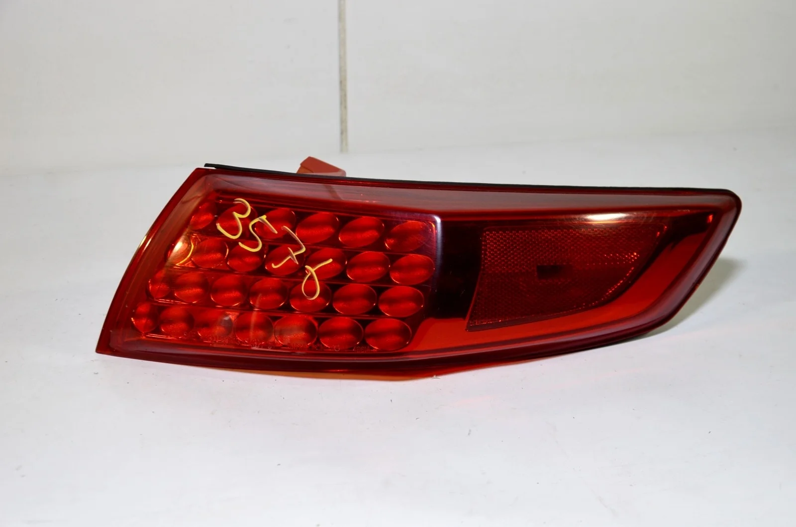 Фонарь INFINITI FX45 2003+ 26550CG025 S50, правый