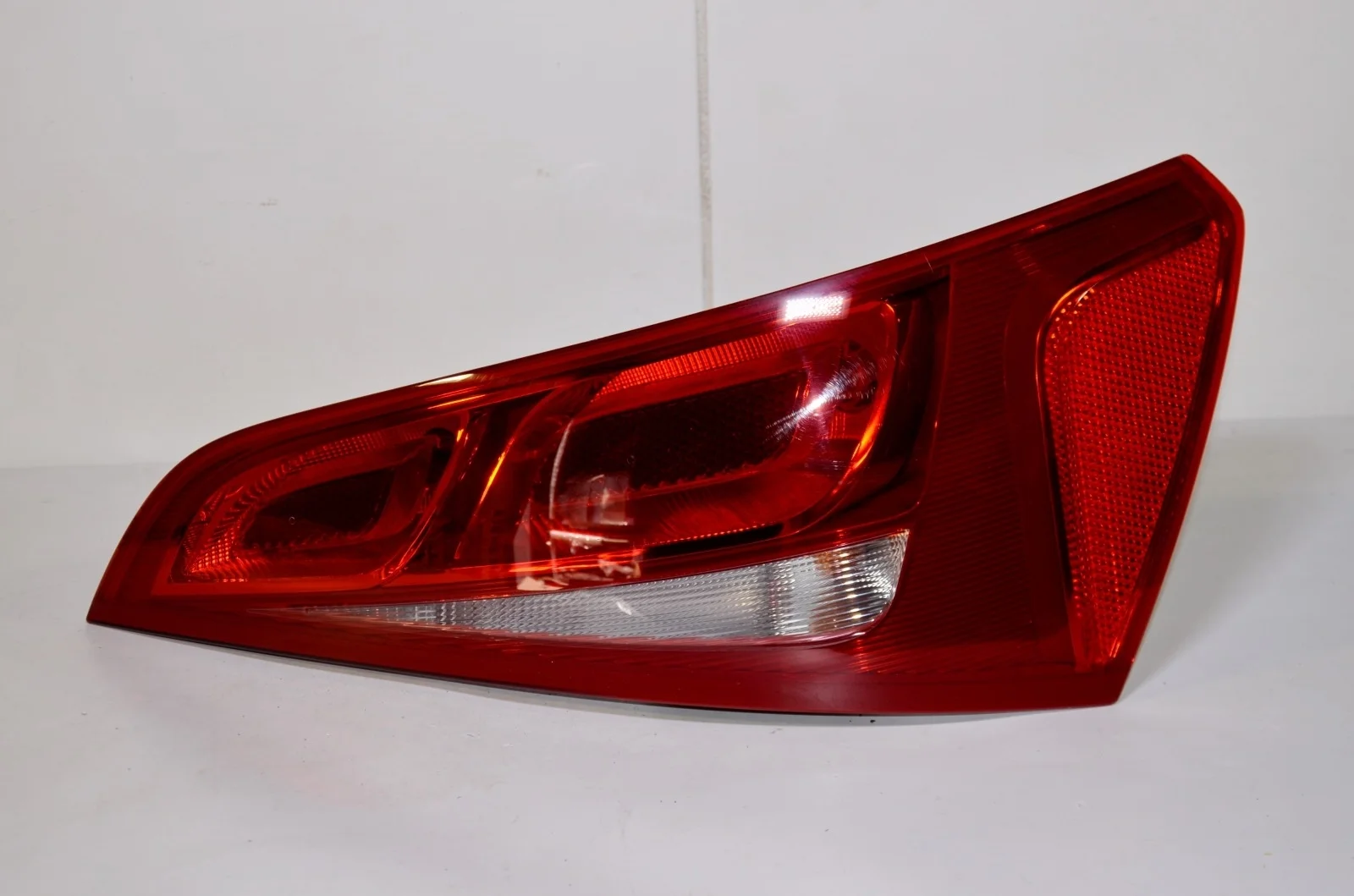 Фонарь AUDI Q5 2009+ 8R0945094 8R, правый