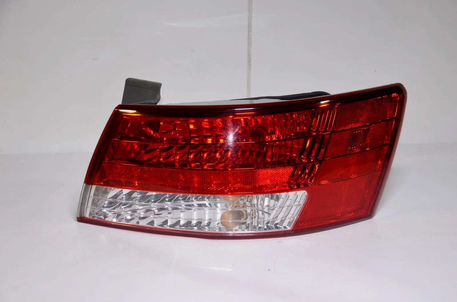 Фонарь HYUNDAI SONATA 2004+ 924023K010 NF, правый