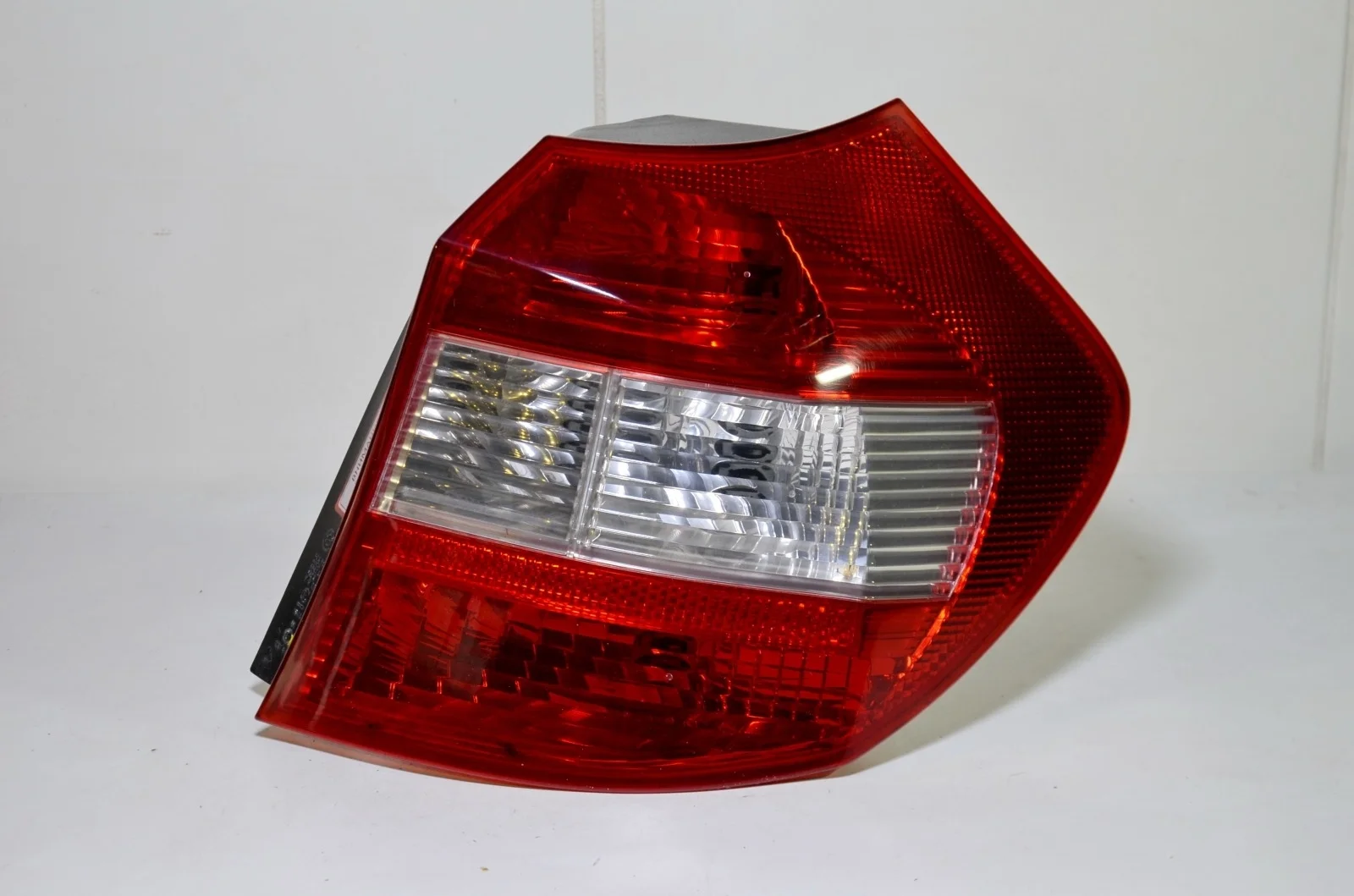 Фонарь BMW 1-Series 2004+ 63216924502 E87, правый