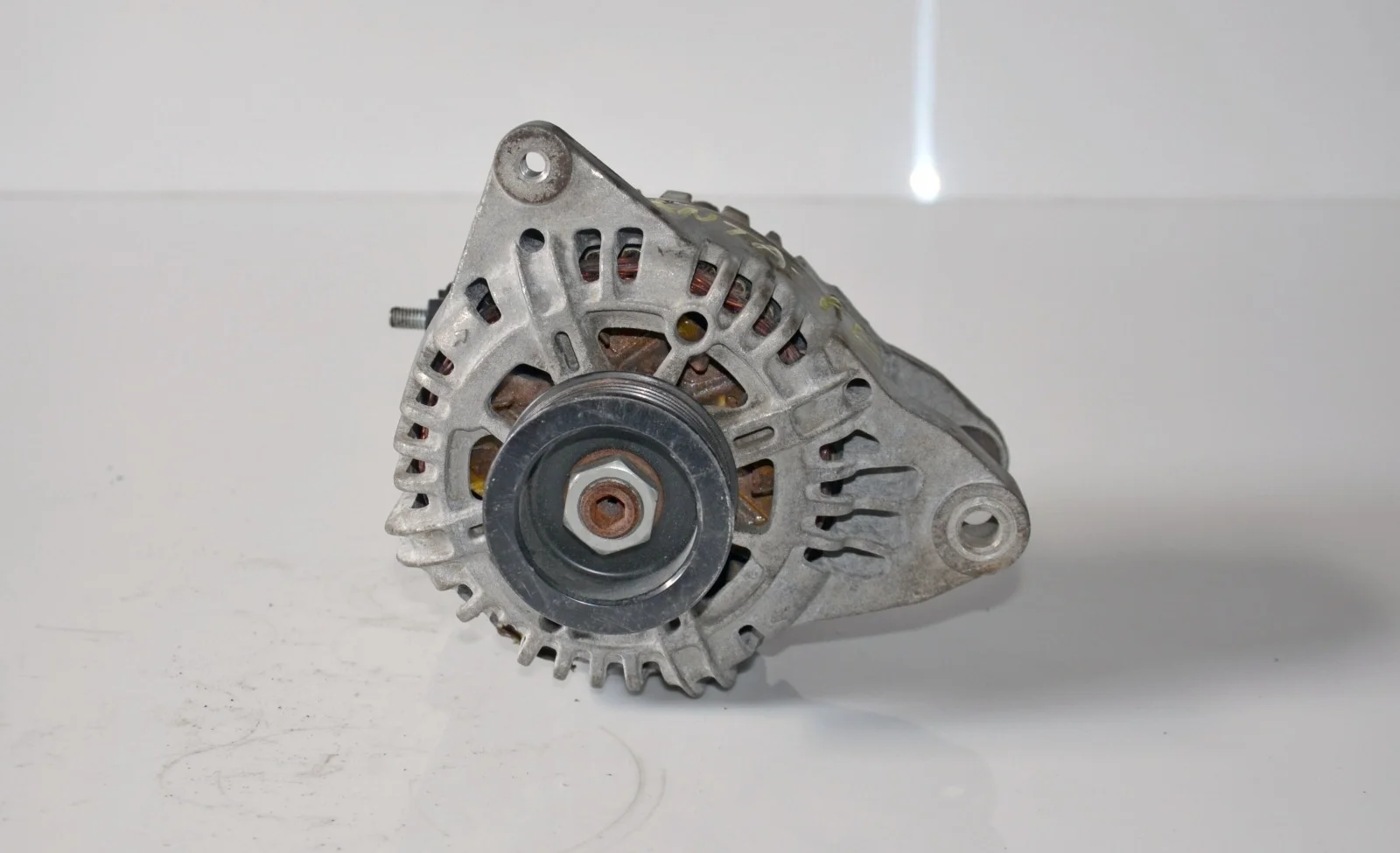 Генератор HYUNDAI SANTA FE 2000–2006 3730037800 SM