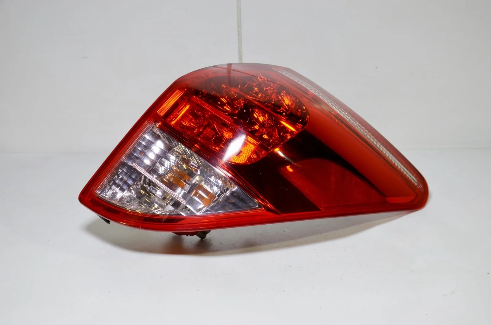 Фонарь TOYOTA RAV4 2006+ 8155142091 XA30, правый