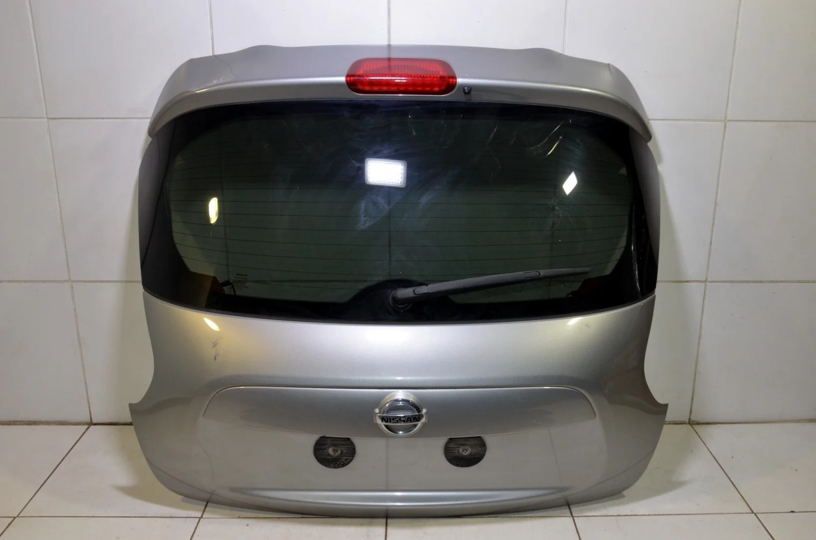 Крышка багажника NISSAN JUKE 2011+ K01001KAAD YF15